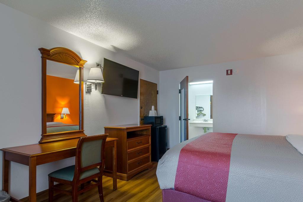 Motel 6 وايكروس المظهر الخارجي الصورة